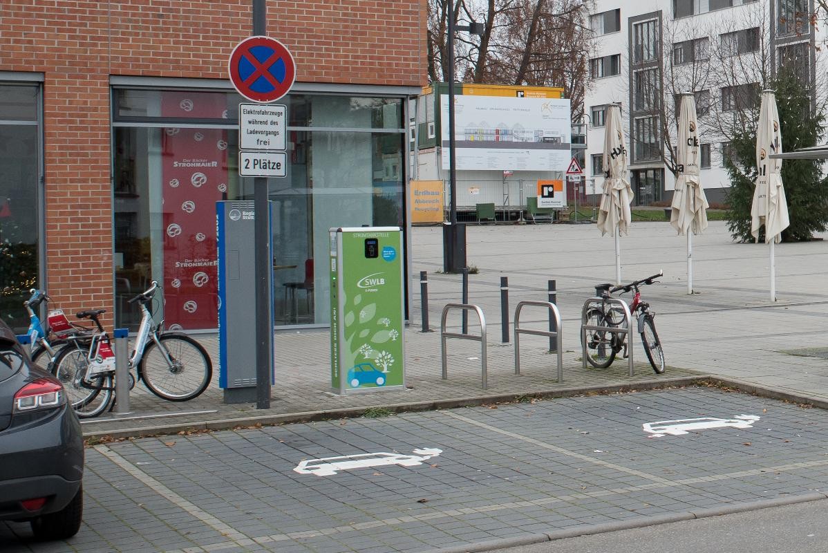 E- Ladesäule E- Ladesäule