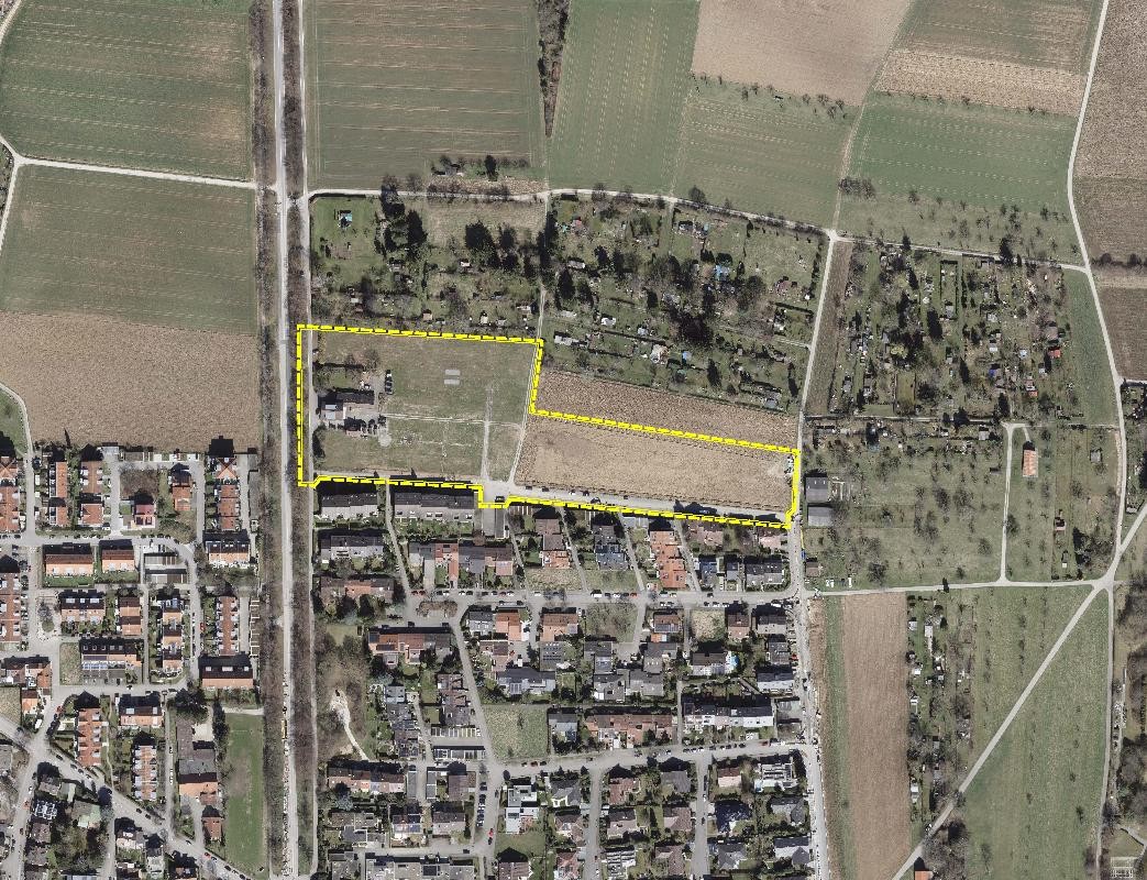 Luftbild Stadtplan mit Markierung des neuen Baugebietes. Luftbild Stadtplan mit Markierung des neuen Baugebietes.