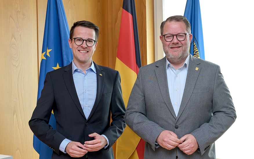 Oberbürgermeister Nico Lauxmann (rechts) hat zuletzt den neuen Landtagsabgeordneten Lukas Tietze MdL im Kornwestheimer Rathaus empfangen.