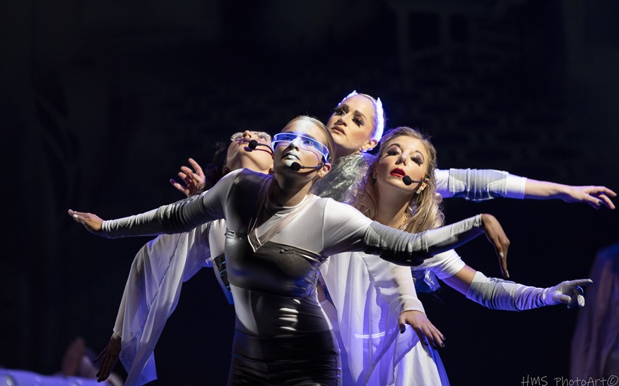 Grégory Darcy präsentiert mit seiner TanzKompanie eine einzigartige Tanz- und Theaterperformance. Bild: HMS_Photoart