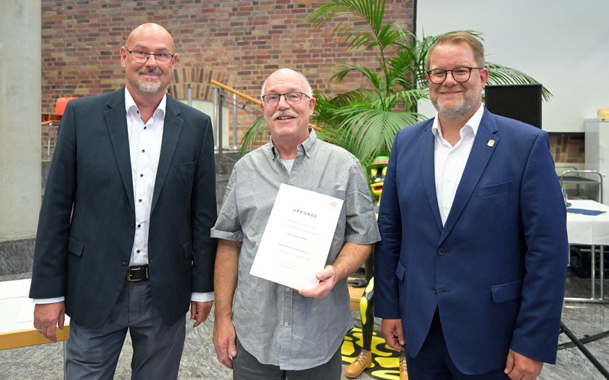 Jürgen Hasse von der Schützengilde Kornwestheim e.V. wurde ebenfalls von Thomas Ulmer und Oberbürgermeister Nico Lauxmann geehrt.