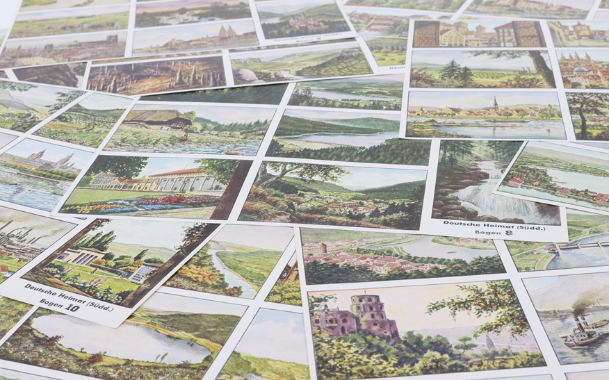 Auch die Sammelbilder von Richard Kiwit sind in der Ausstellung "Stadt – Land – Sehnsucht" zu sehen.