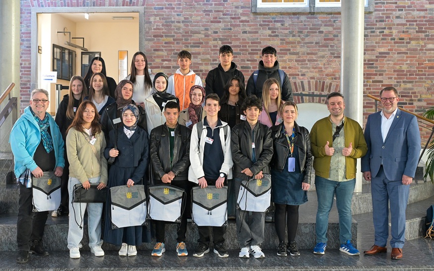 Türkische Austauschschülerinnen und -schüler zu Gast im Kornwestheimer Rathaus
