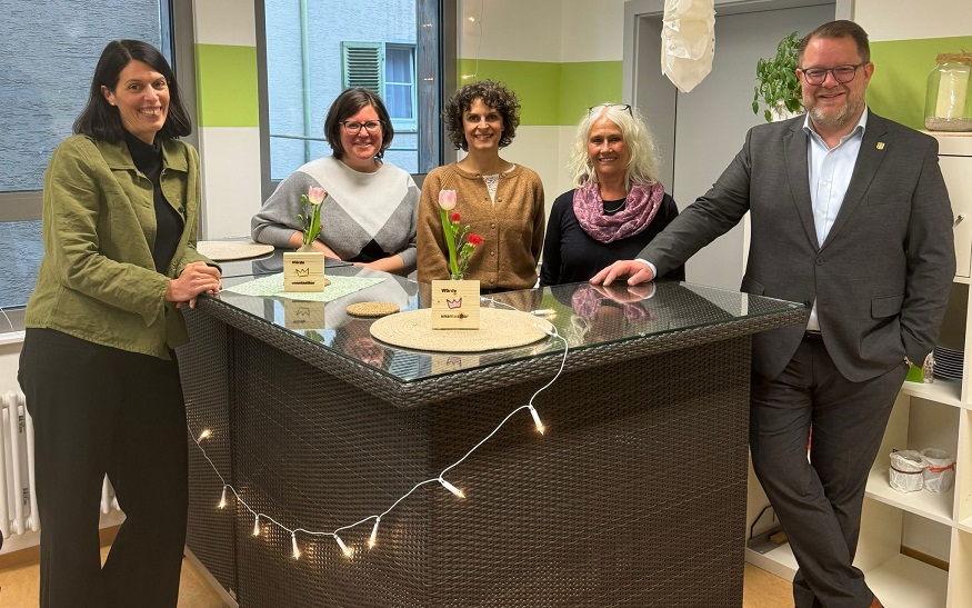 Oberbürgermeister Nico Lauxmann besuchte gemeinsam mit Tanja Solander-Popovic (von links) das BFZ und die dort tätigen Kolleginnen Fenja Seliger, Stefanie Bagli und Sylvia Weingart.