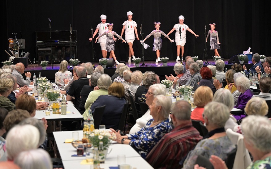 Auch im vergangenen Jahr hatten zahlreiche Seniorinnen und Senioren die städtische Feier besucht.
