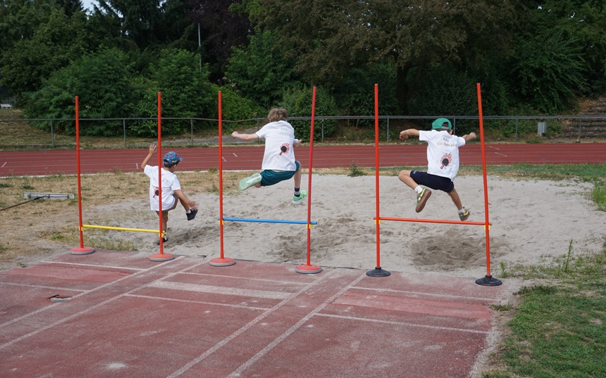 Mit viel Begeisterung haben rund 400 Vorschülerinnen und Vorschüler das Kindergartensportfest gefeiert. Mit viel Begeisterung haben rund 400 Vorschülerinnen und Vorschüler das Kindergartensportfest gefeiert.