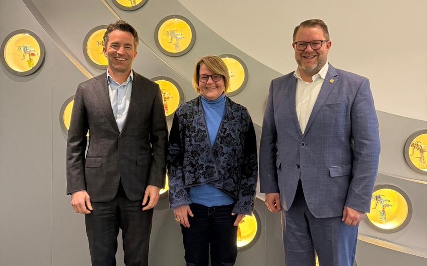 Oberbürgermeister Nico Lauxmann (von rechts) und Bürgermeisterin Martina Koch-Haßdenteufel waren am vergangenen Dienstag zu Gast bei Florian Kaiser, Geschäftsführer der SATA GmbH & Co. KG.