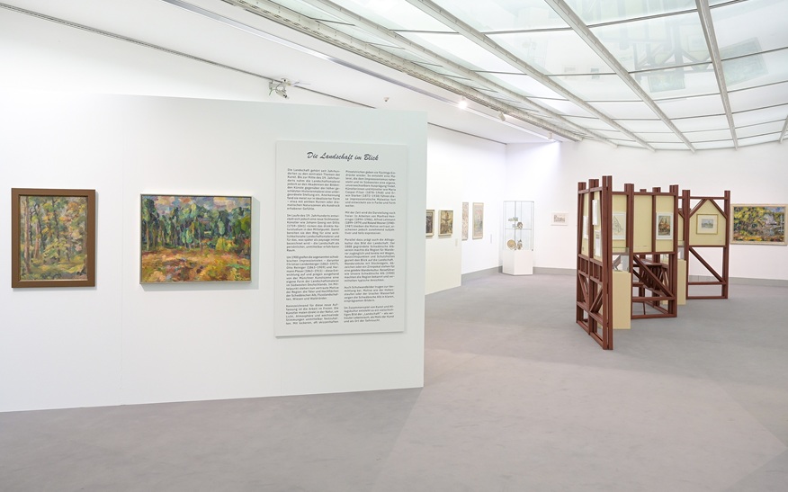 Die Arbeit links neben dem Text ist eine der Arbeiten von Manfred Henninger, die frisch restauriert wurden