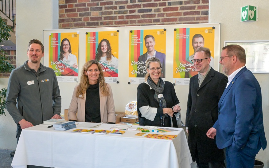 Am Stand der Arbeitgebermarke präsentierten sich die Models und standen als Ansprechpersonen zur Verfügung.