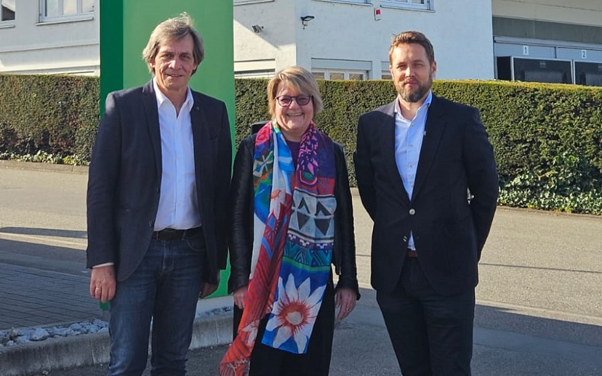 Die beiden ERA-Geschäftsführer Rolf Kuchenbeiser (links) und Timo Conrad (rechts) nahmen sich Zeit, Oberbürgermeister Nico Lauxmann und Bürgermeisterin Martina Koch-Haßdenteufel das Unternehmen vorzustellen.