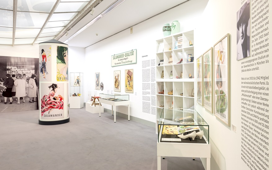 Die Ausstellung "Ideale Linien" können die Gäste des Museums im Kleihues-Bau unter anderem im Rahmen einer After-Work-Führung mit Aperitif kennenlernen. Foto: Yakup Zeyrek Die Ausstellung "Ideale Linien" können die Gäste des Museums im Kleihues-Bau unter anderem im Rahmen einer After-Work-Führung mit Aperitif kennenlernen. Foto: Yakup Zeyrek