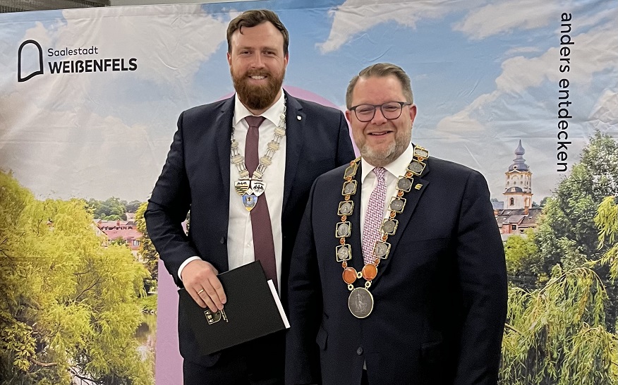 Die Oberbürgermeister der Partnerstädte Kornwestheim, Nico Lauxmann, und Weißenfels, Martin Papke, beim Neujahrsempfang in Weißenfels. Die Oberbürgermeister der Partnerstädte Kornwestheim, Nico Lauxmann, und Weißenfels, Martin Papke, beim Neujahrsempfang in Weißenfels.
