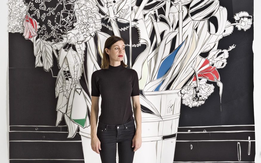 Marion Eichmann vor einer ihrer Arbeiten. Foto: Roman März, VG Bild-Kunst, Bonn 2026